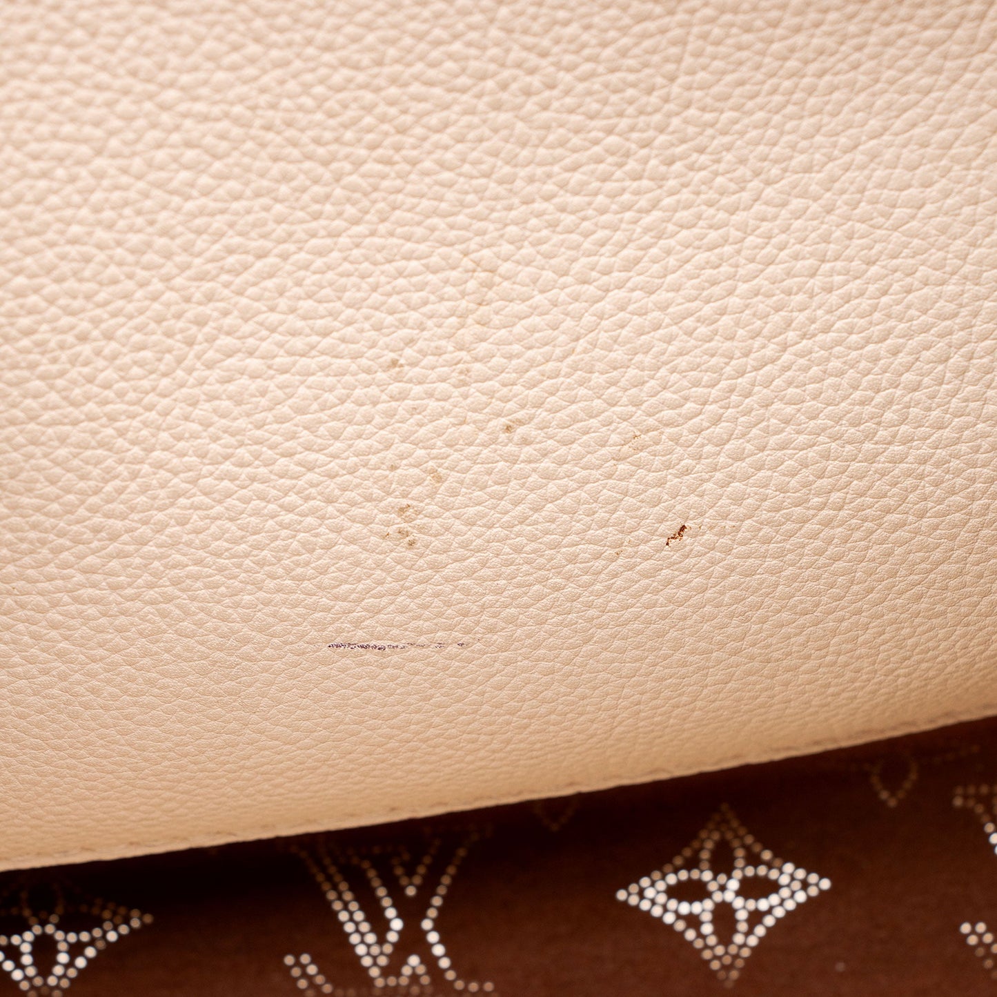 Louis Vuitton Mahina Leather Carmel Hobo