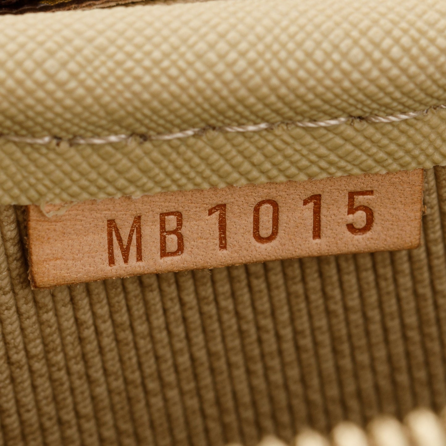 Louis Vuitton Monogram Alize 24 Heures