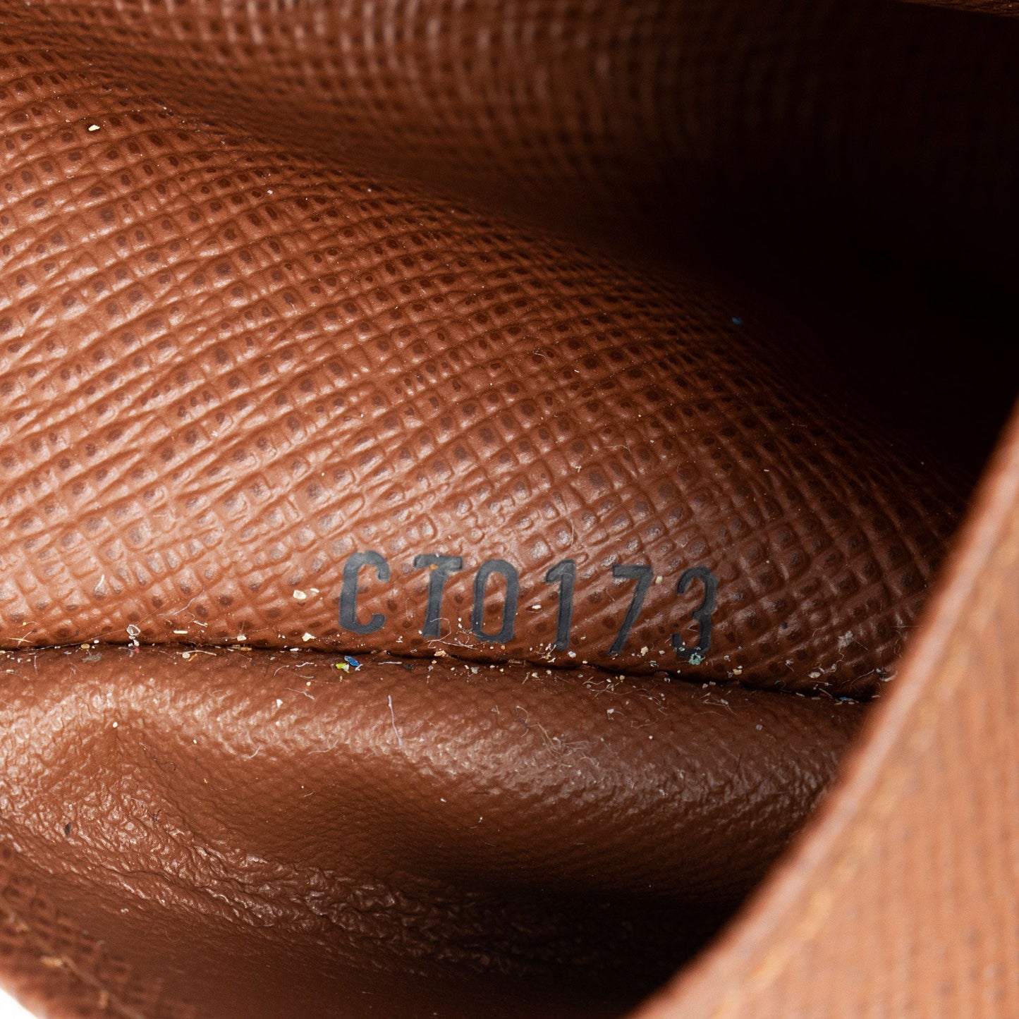 Louis Vuitton Monogram Canvas 6 Key Holder (SHF-QTdBZ7)