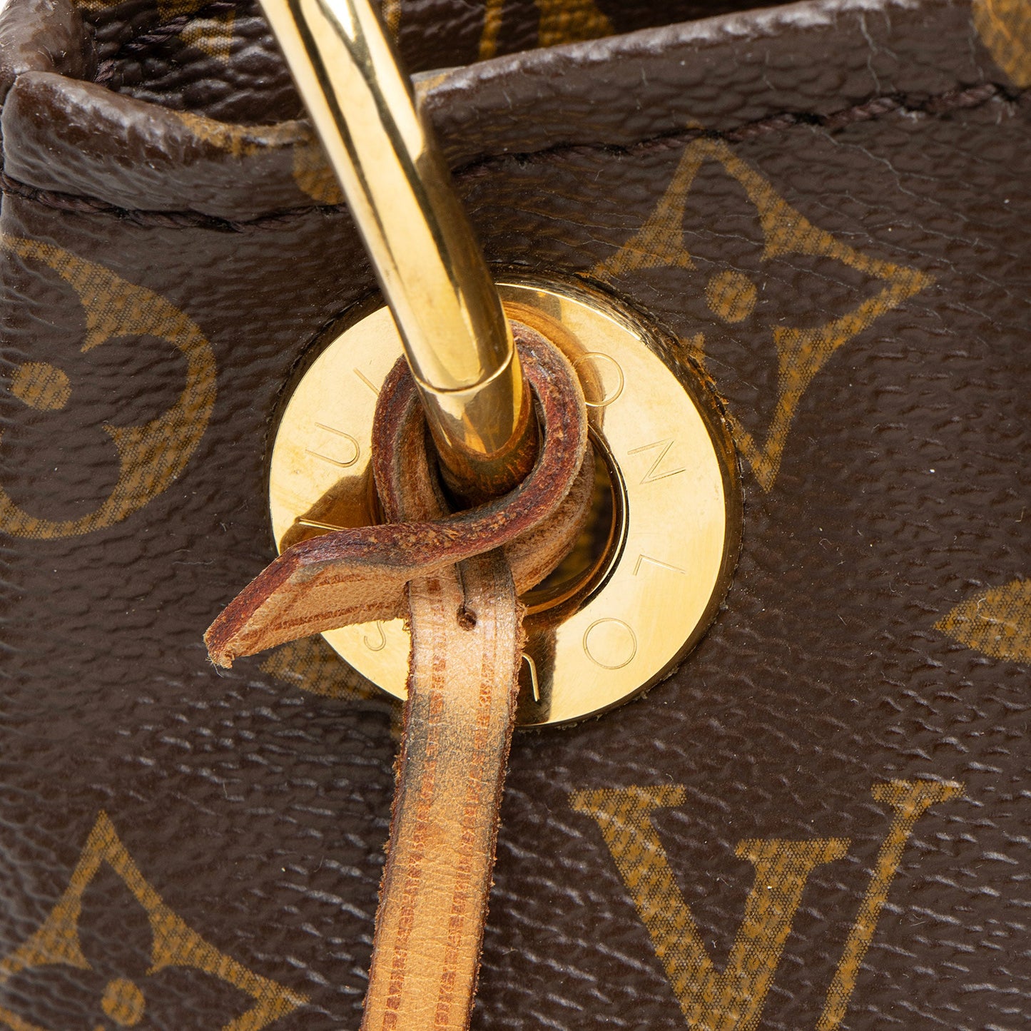 Louis Vuitton Monogram Canvas Artsy MM Shoulder Bag