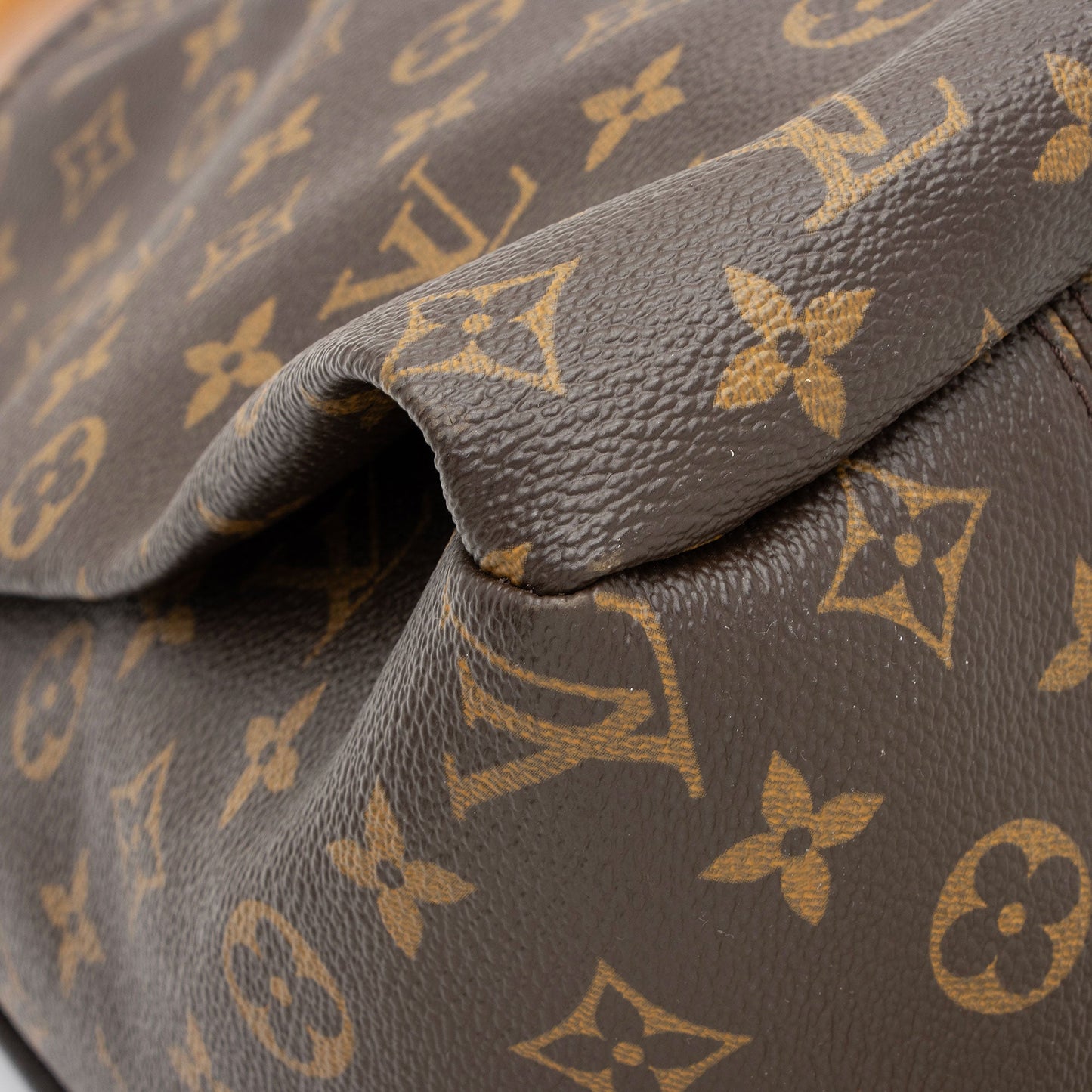 Louis Vuitton Monogram Canvas Artsy MM Shoulder Bag