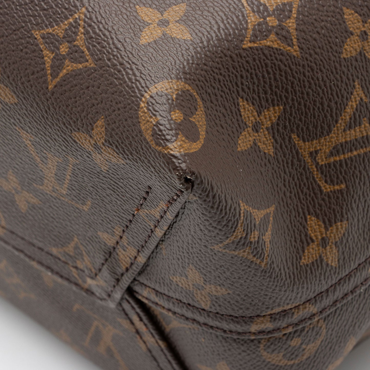 Louis Vuitton Monogram Canvas Atlantis GM Tote (SHF-D0i8Wd)