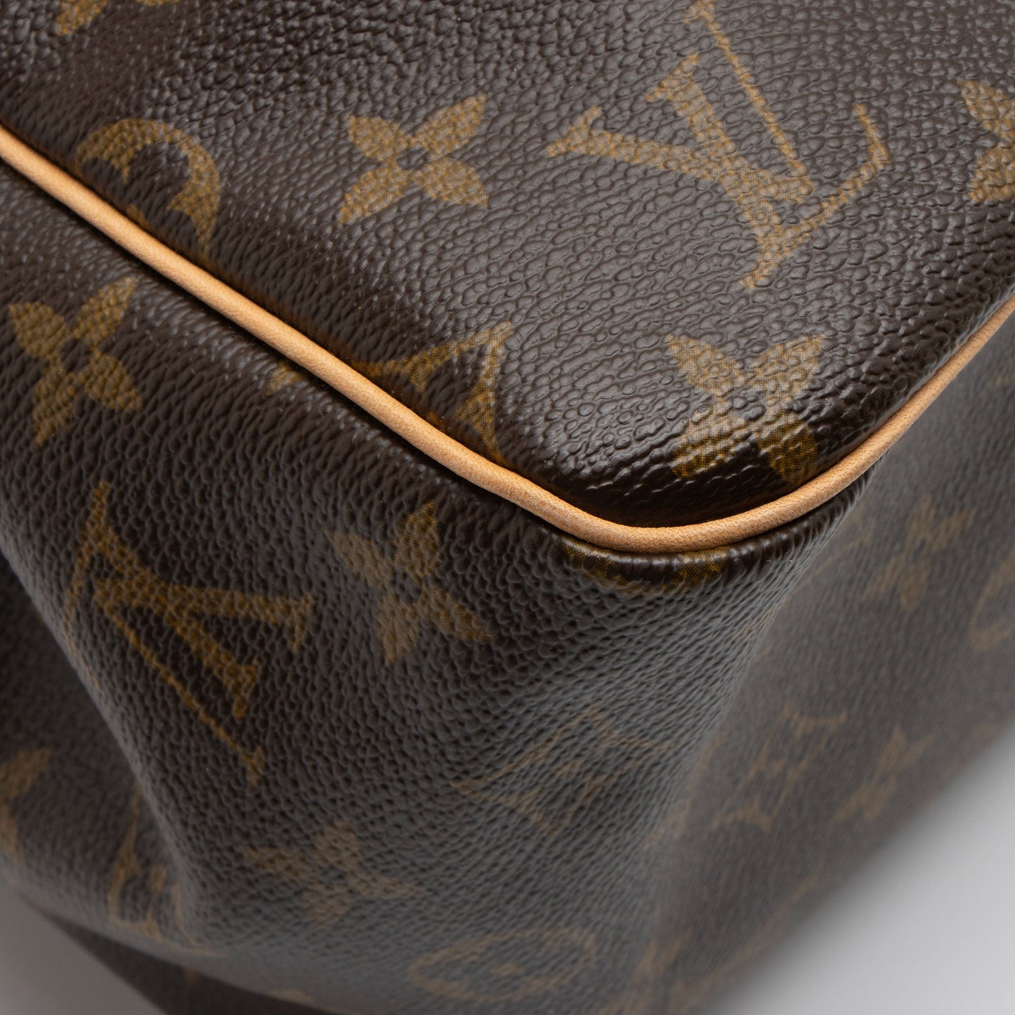 Louis Vuitton Monogram Canvas Batignolles Tote (SHF-tvZN49)