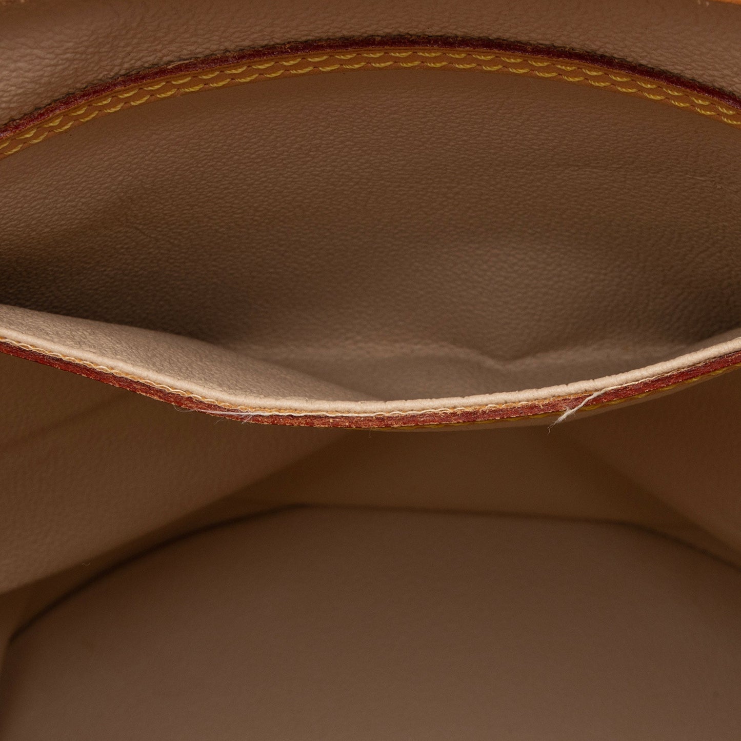 Louis Vuitton Monogram Canvas Bucket GM Tote (SHF-RnIGXM)