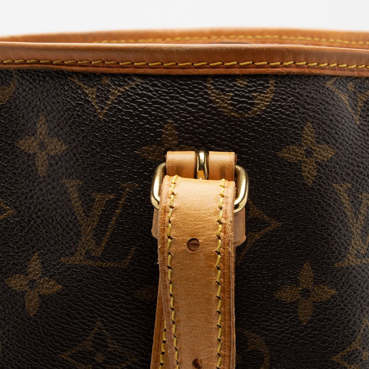 Louis Vuitton Monogram Canvas Bucket GM Tote (SHF-RnIGXM)