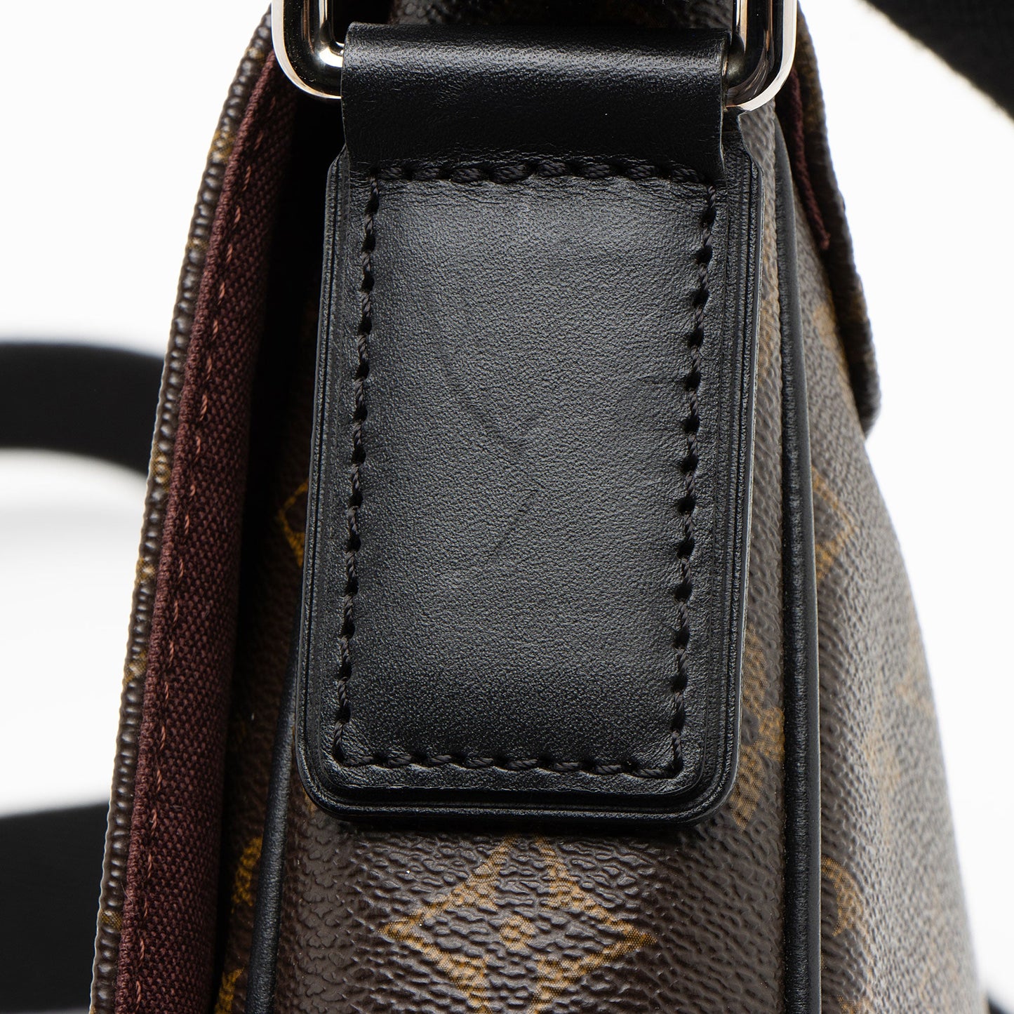 Louis Vuitton Monogram Canvas District PM Messenger