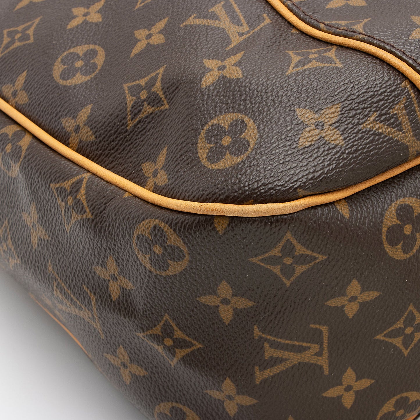 Louis Vuitton Monogram Canvas Galliera PM Shoulder Bag (SHF-K34ihO)