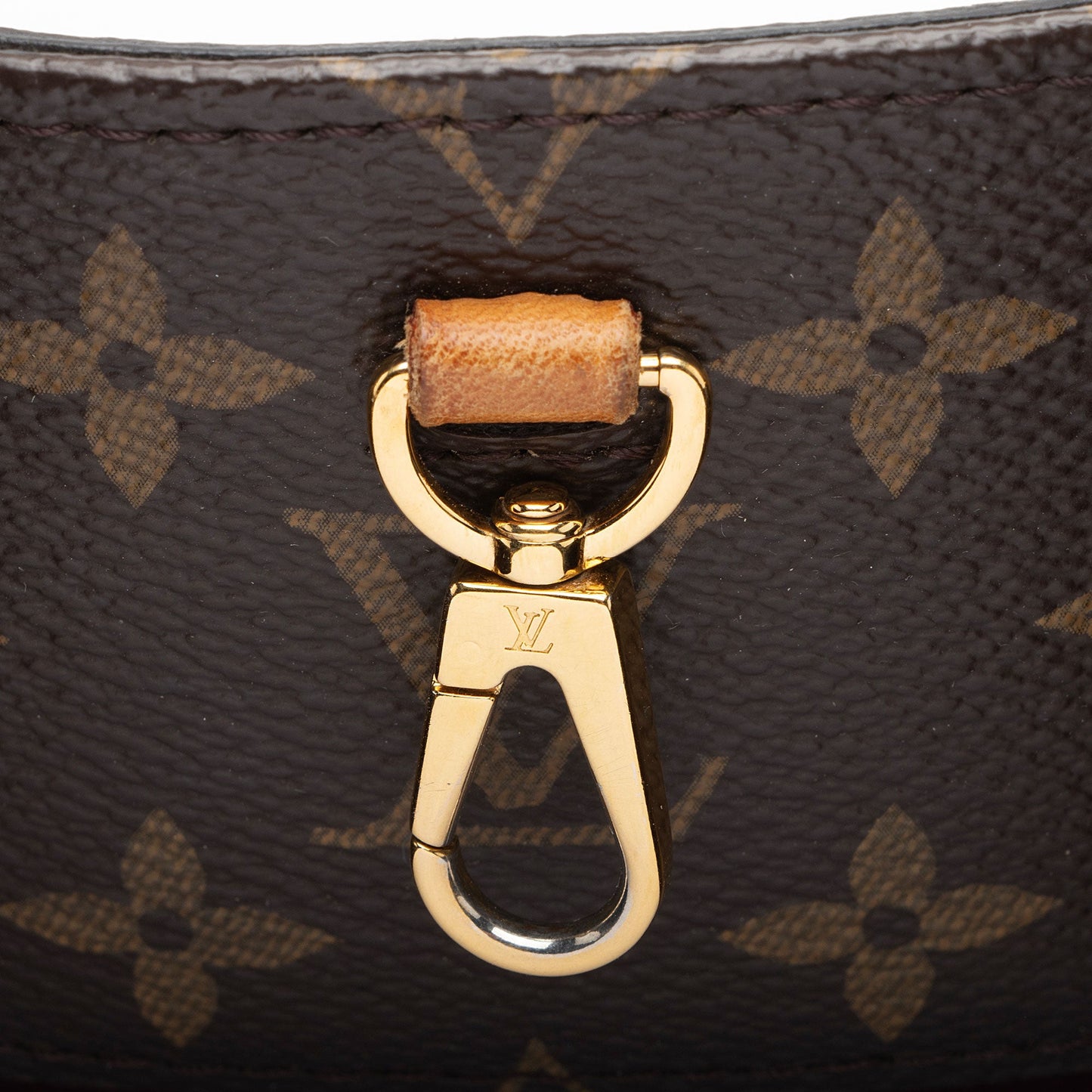 Louis Vuitton Monogram Canvas Montaigne MM Tote (SHF-LwfuwO)
