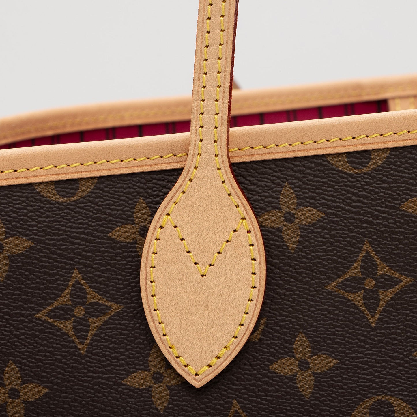 Louis Vuitton Monogram Canvas Neverfull GM Tote (SHF-V2O62x)