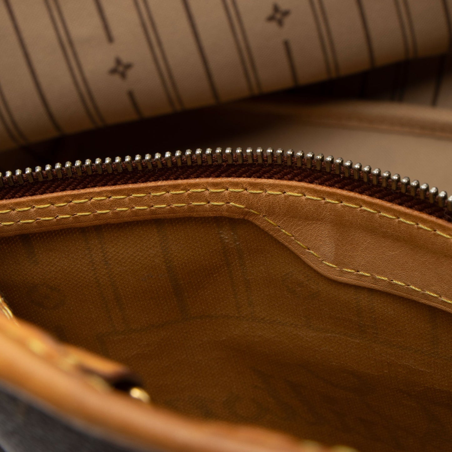 Louis Vuitton Monogram Canvas Neverfull GM Tote (SHF-kHp6dl)