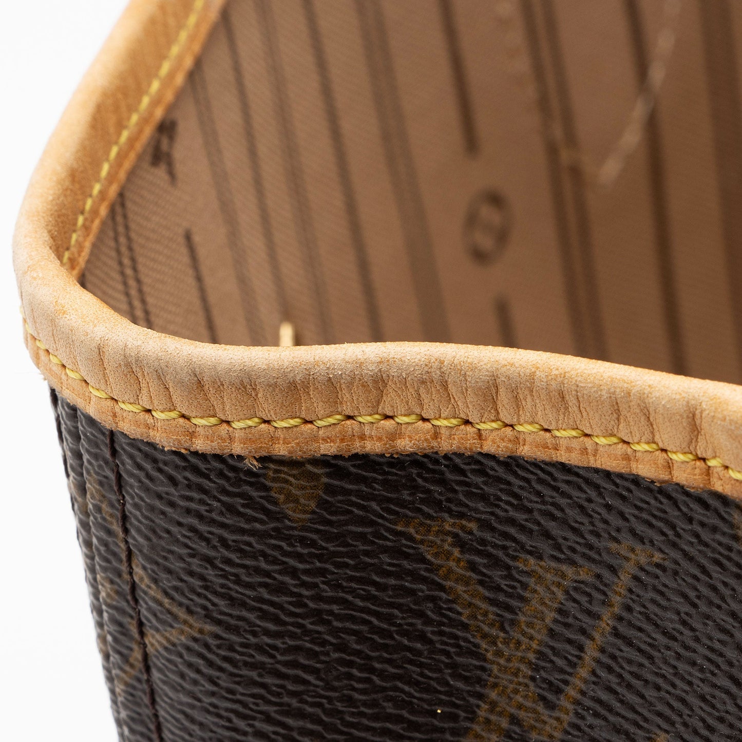 Louis Vuitton Monogram Canvas Neverfull MM Tote (SHF-aTjZ93)