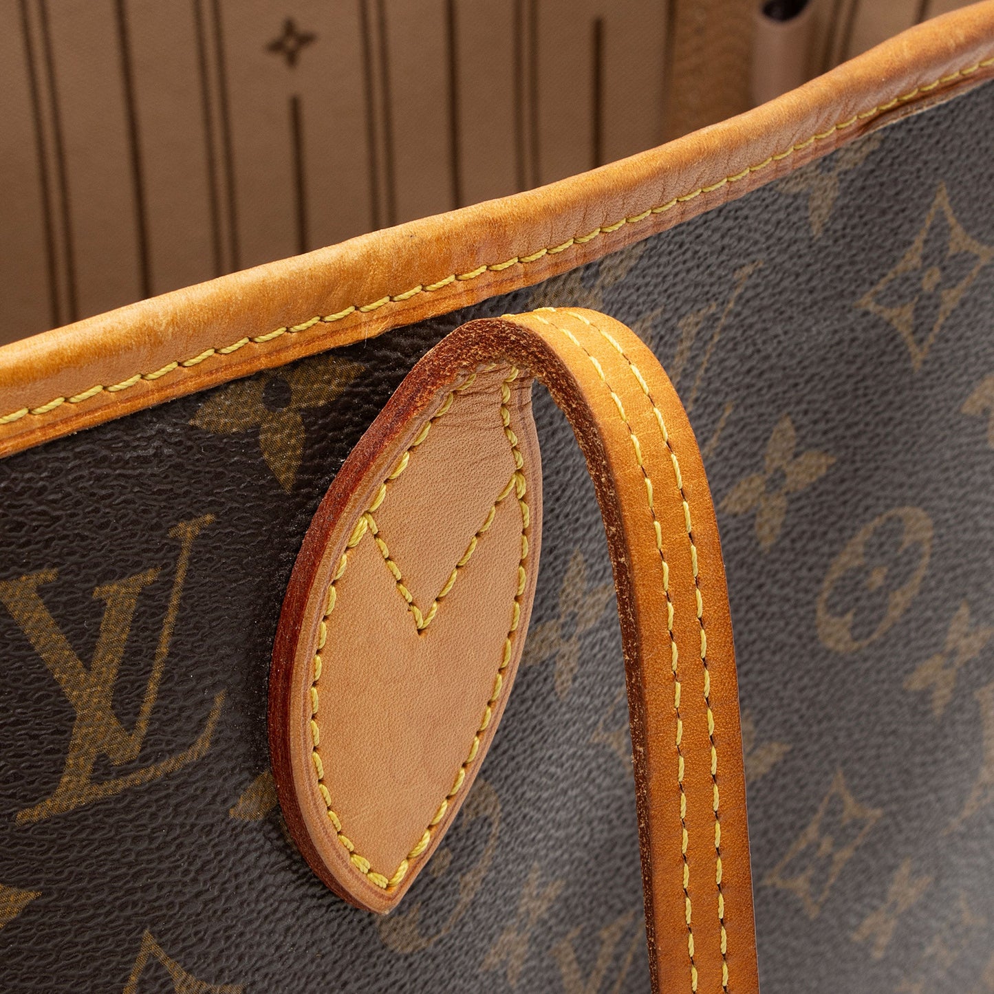 Louis Vuitton Monogram Canvas Neverfull MM Tote (SHF-jGOi4T)