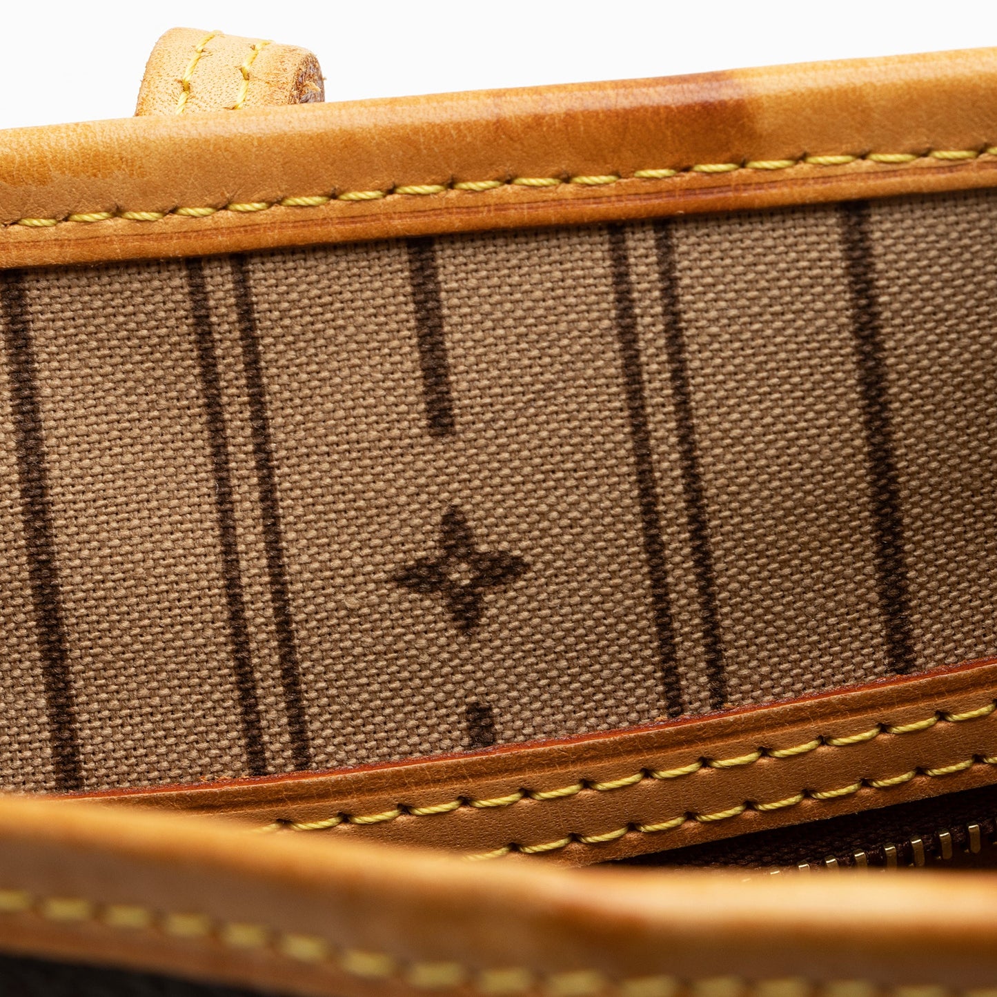 Louis Vuitton Monogram Canvas Neverfull PM Tote (SHF-22895)