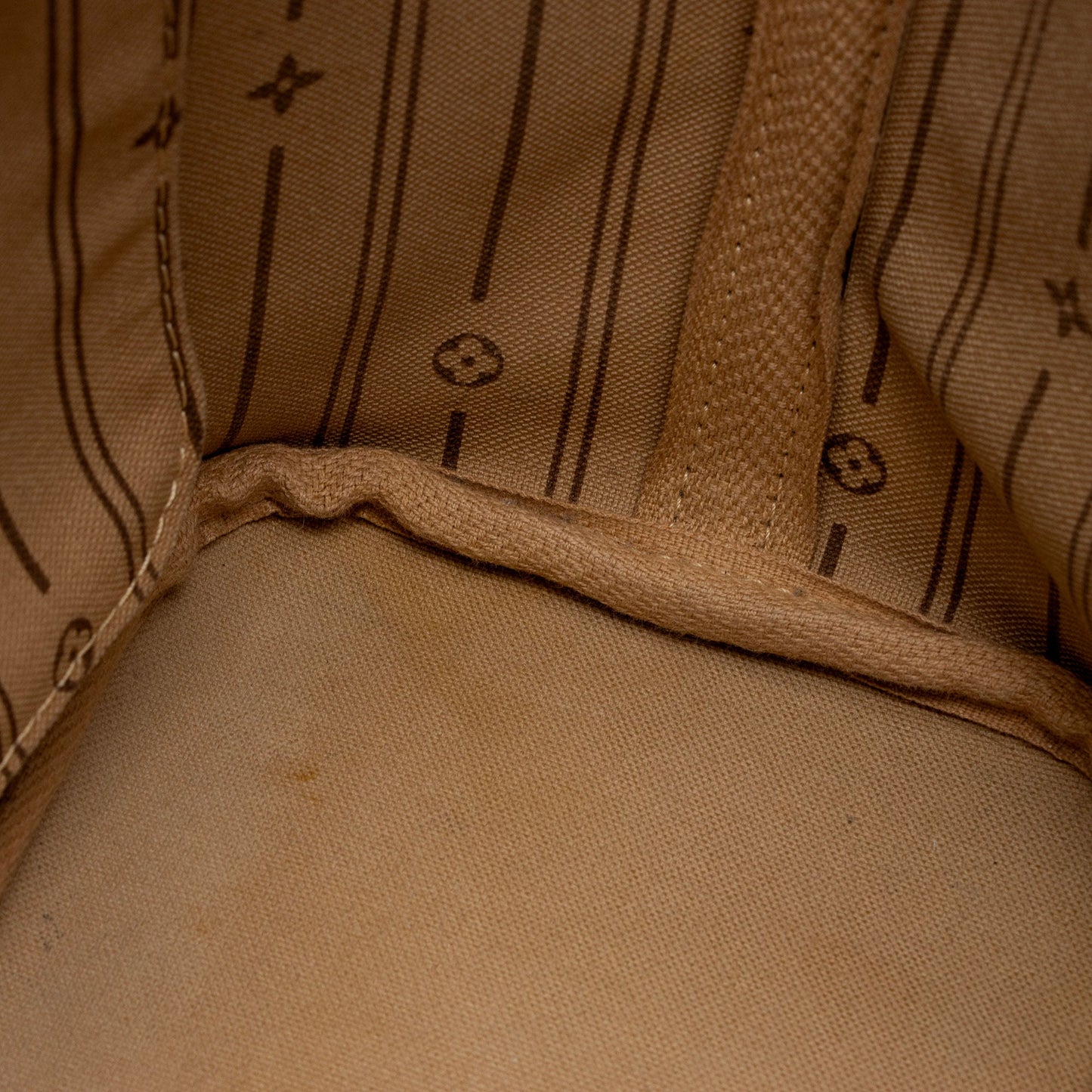 Louis Vuitton Monogram Canvas Neverfull PM Tote (SHF-pGqJ5i)