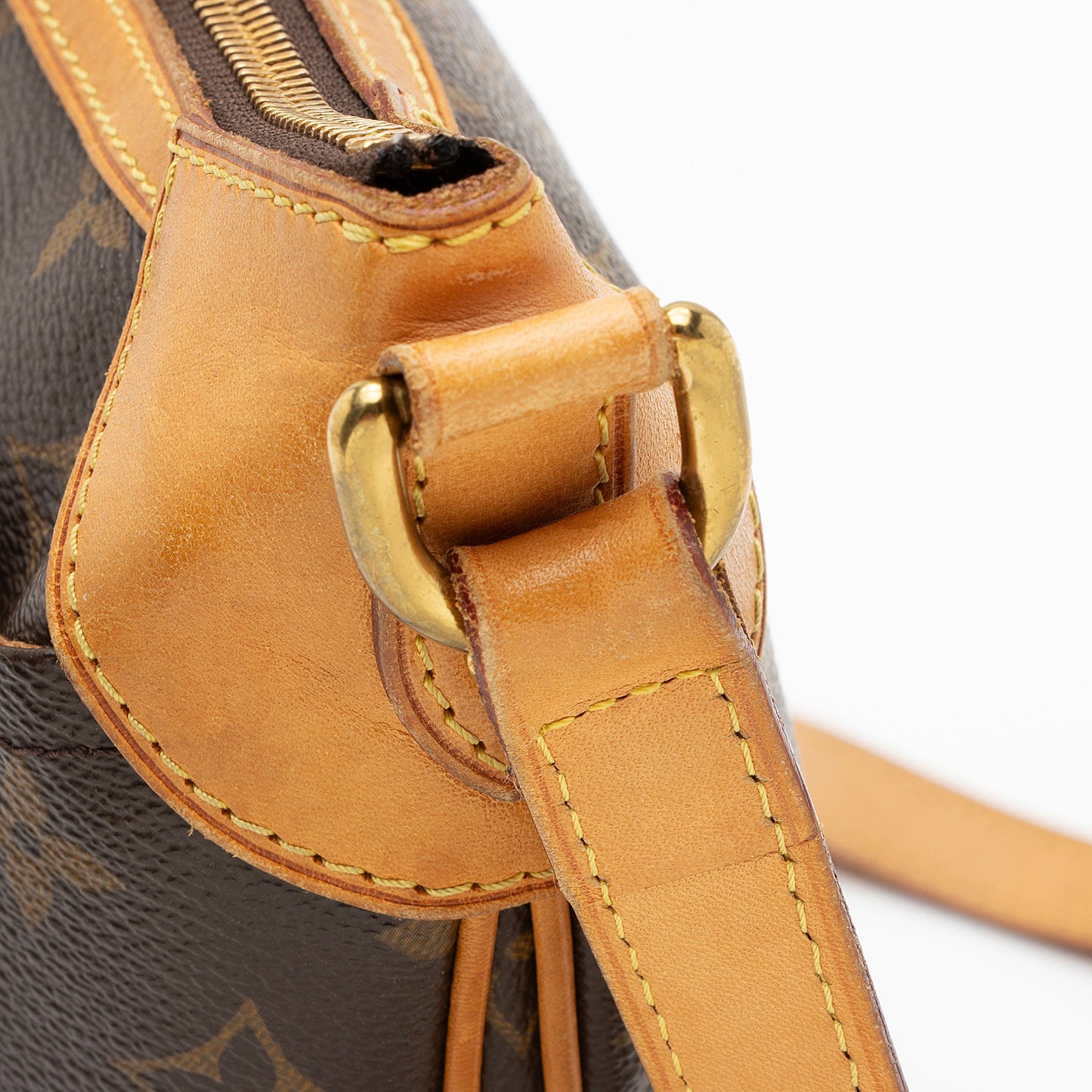 Louis Vuitton Monogram Canvas Odeon PM Shoulder Bag (SHF-hfzuP7)
