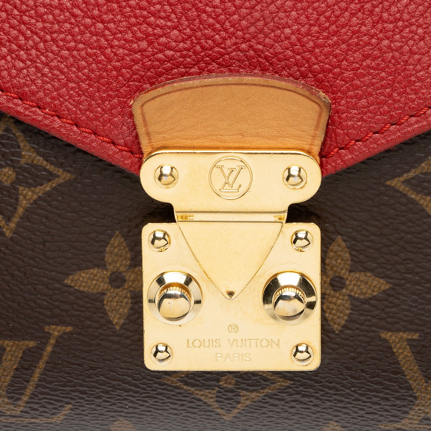 Louis Vuitton Monogram Canvas Pallas Chain Shoulder Bag (SHF-WhukwN)