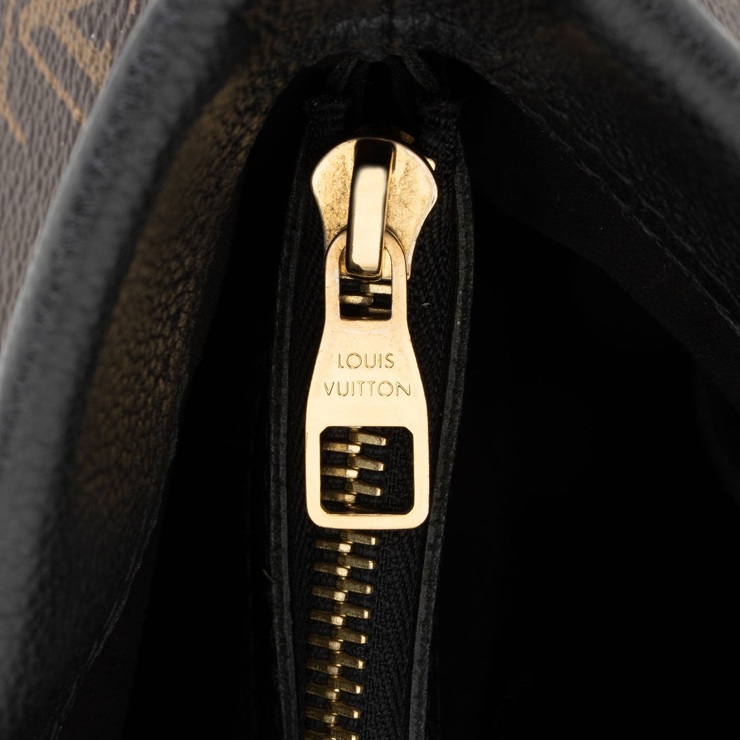 Louis Vuitton Monogram Canvas Pallas Shopper Tote (SHF-f5mjHC)