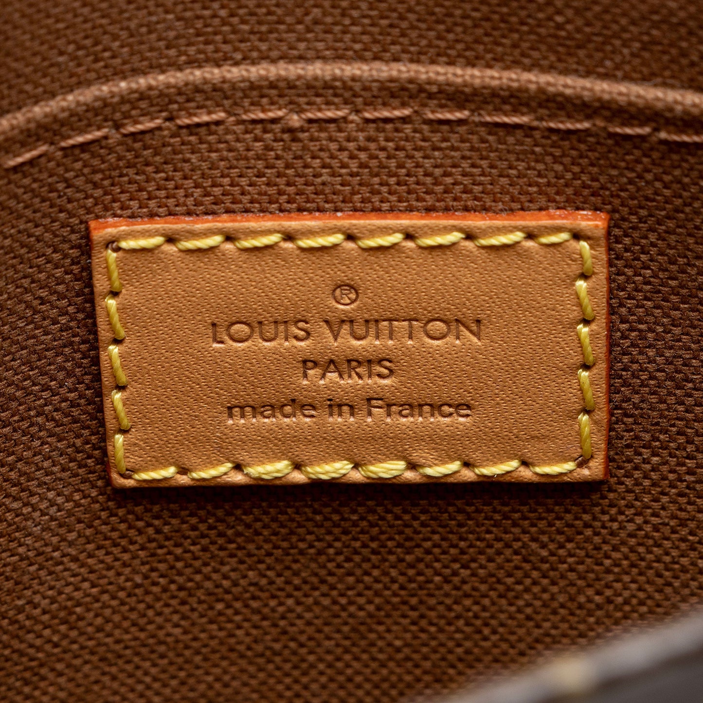 Louis Vuitton Monogram Canvas Petit Sac Plat Shoulder Bag (SHF-DPlW0S)