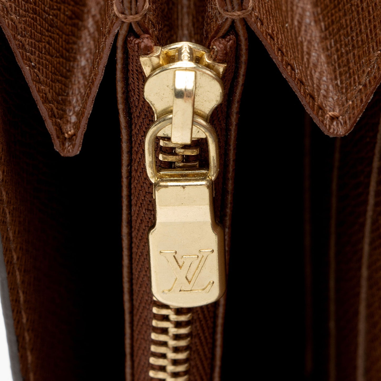 Louis Vuitton Monogram Canvas Sarah Wallet (SHF-SbkCqK)