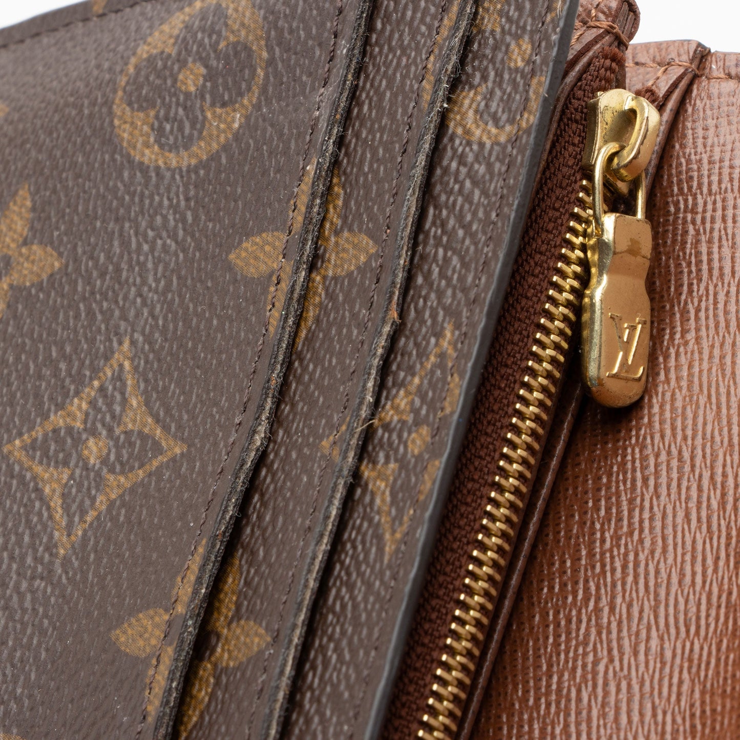 Louis Vuitton Monogram Canvas Sarah Wallet (SHF-qHxXYu)