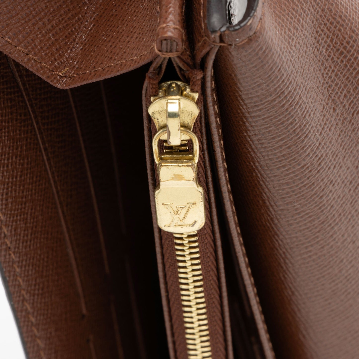 Louis Vuitton Monogram Canvas Sarah Wallet (SHF-qHxXYu)