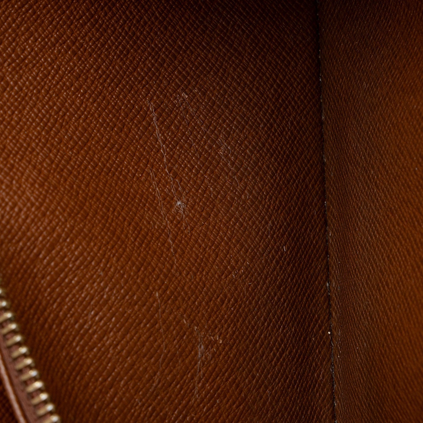 Louis Vuitton Monogram Canvas Sarah Wallet (SHF-x2o1sn)