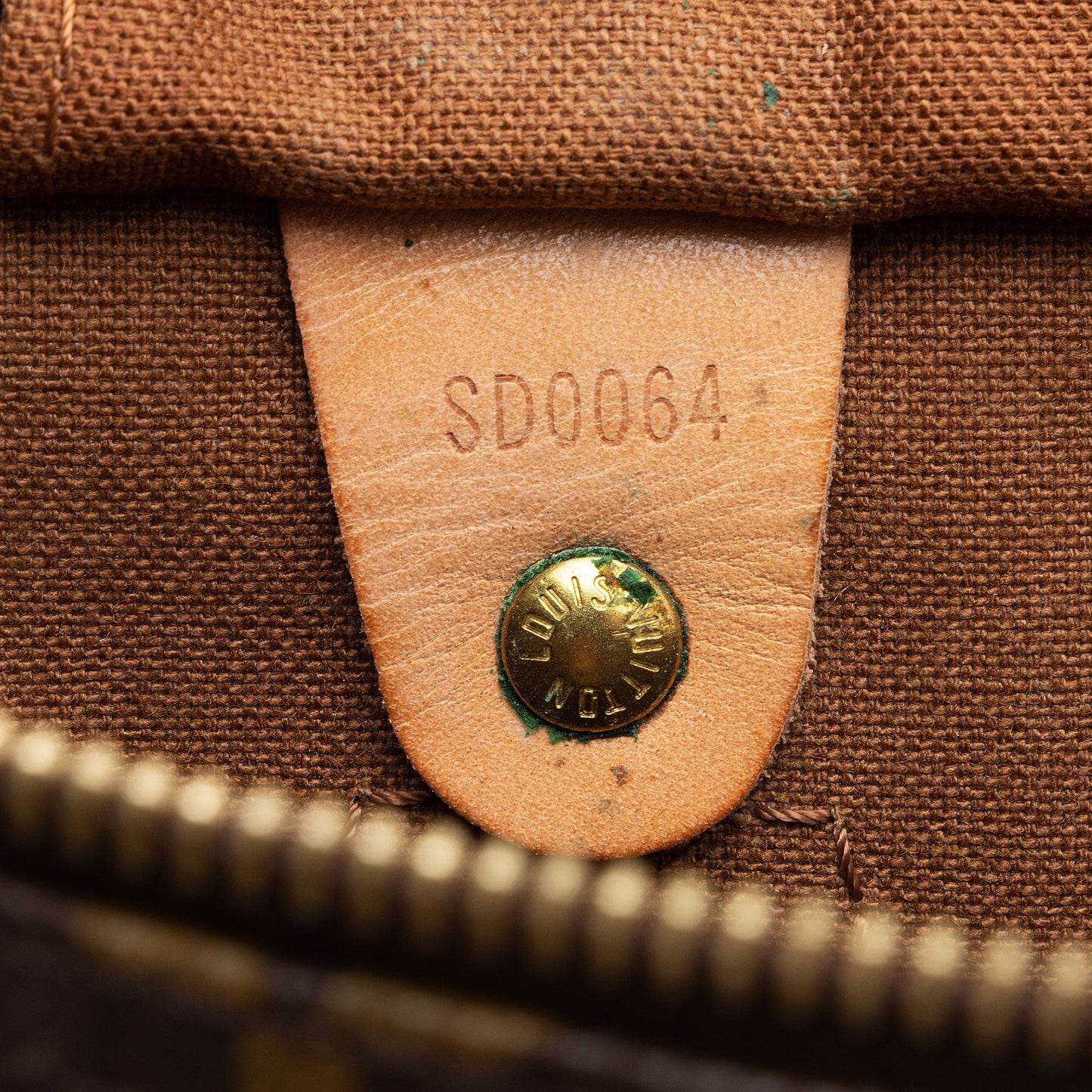 Louis Vuitton Monogram Canvas Speedy 30 Satchel (SHF-JxW6kN)