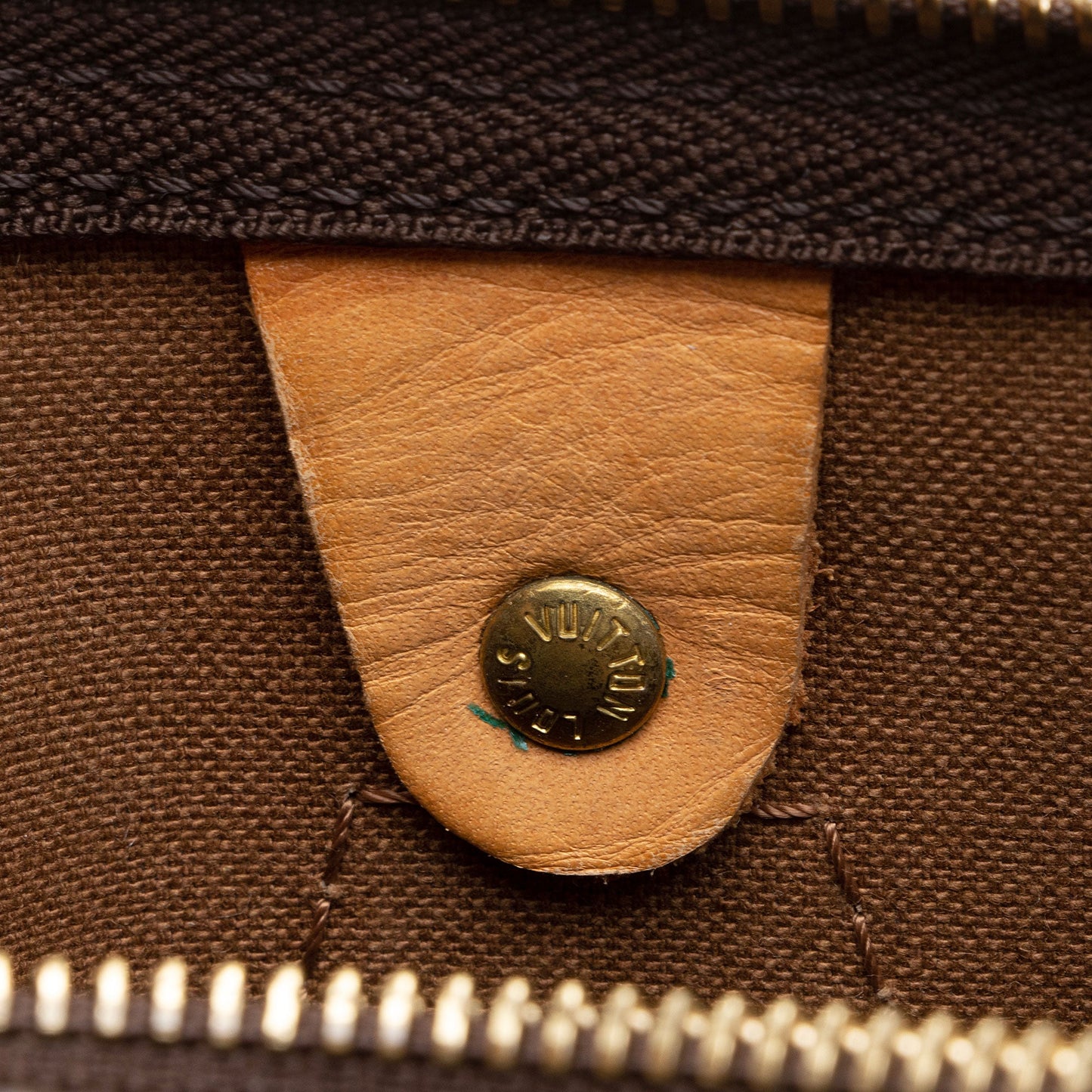 Louis Vuitton Monogram Canvas Speedy 30 Satchel (SHF-JxW6kN)