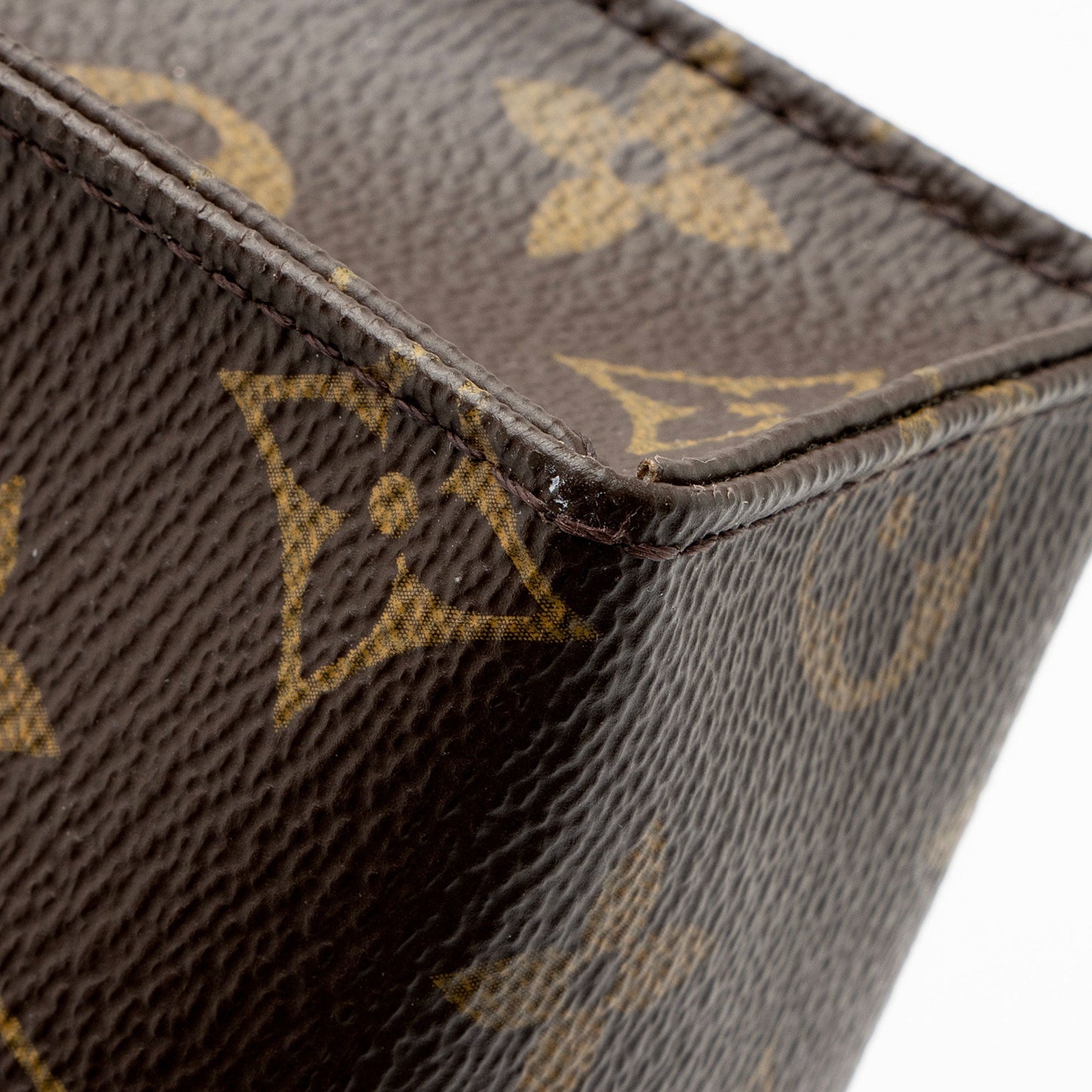 Louis Vuitton Monogram Canvas Toiletry Pouch 26 (SHF-cPJ3G6)