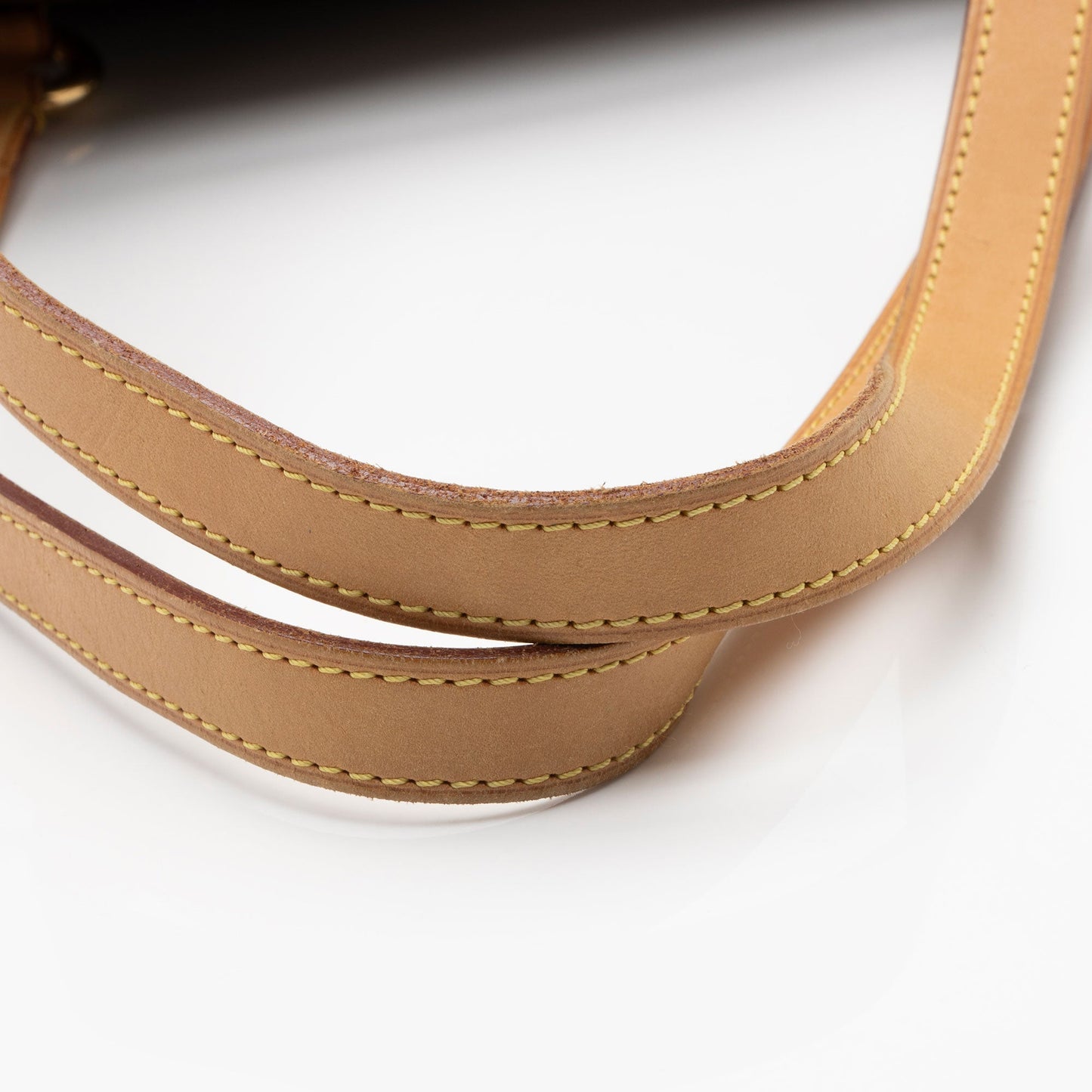 Louis Vuitton Monogram Canvas Totally MM Tote (SHF-OUVzwH)
