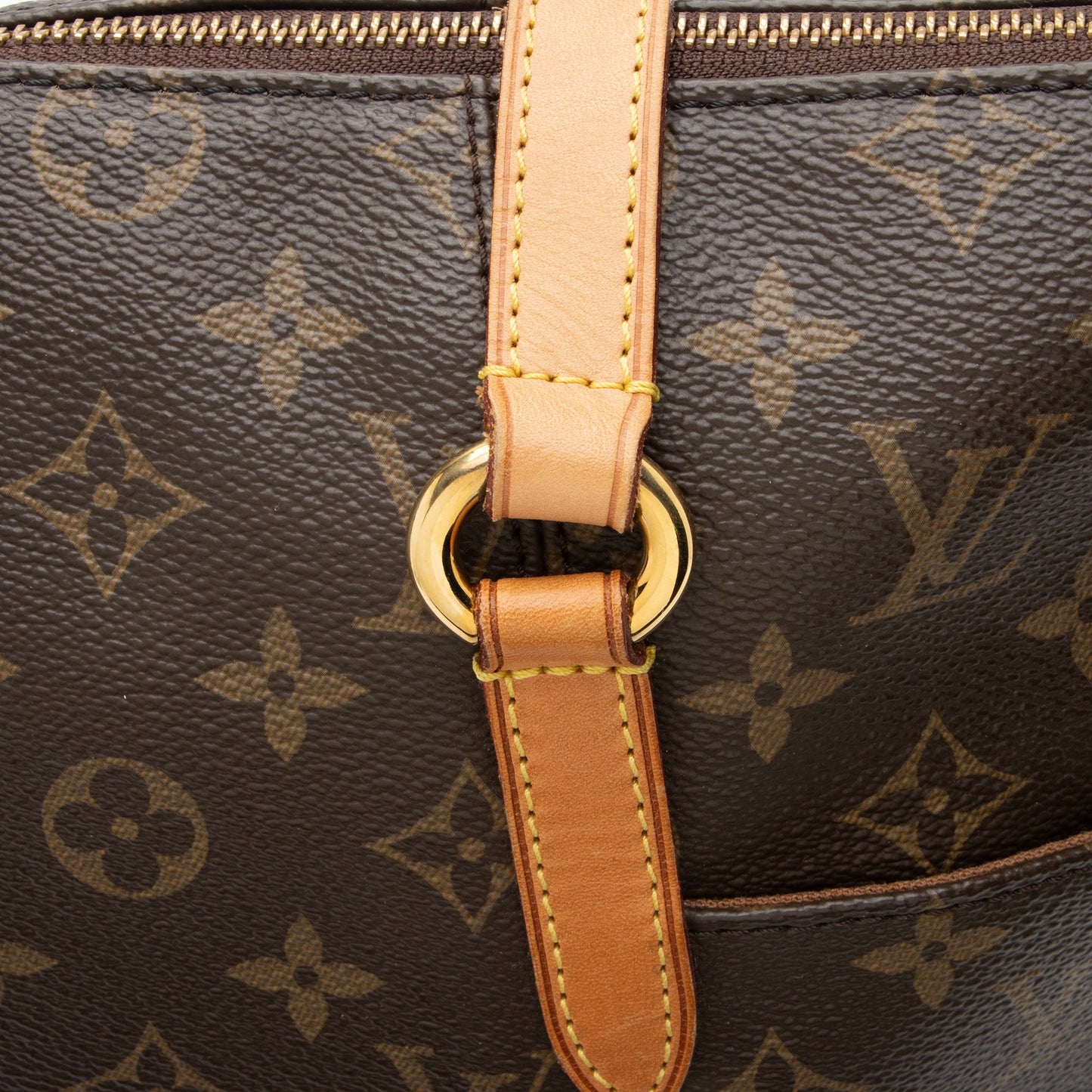 Louis Vuitton Monogram Canvas Totally MM Tote (SHF-OUVzwH)