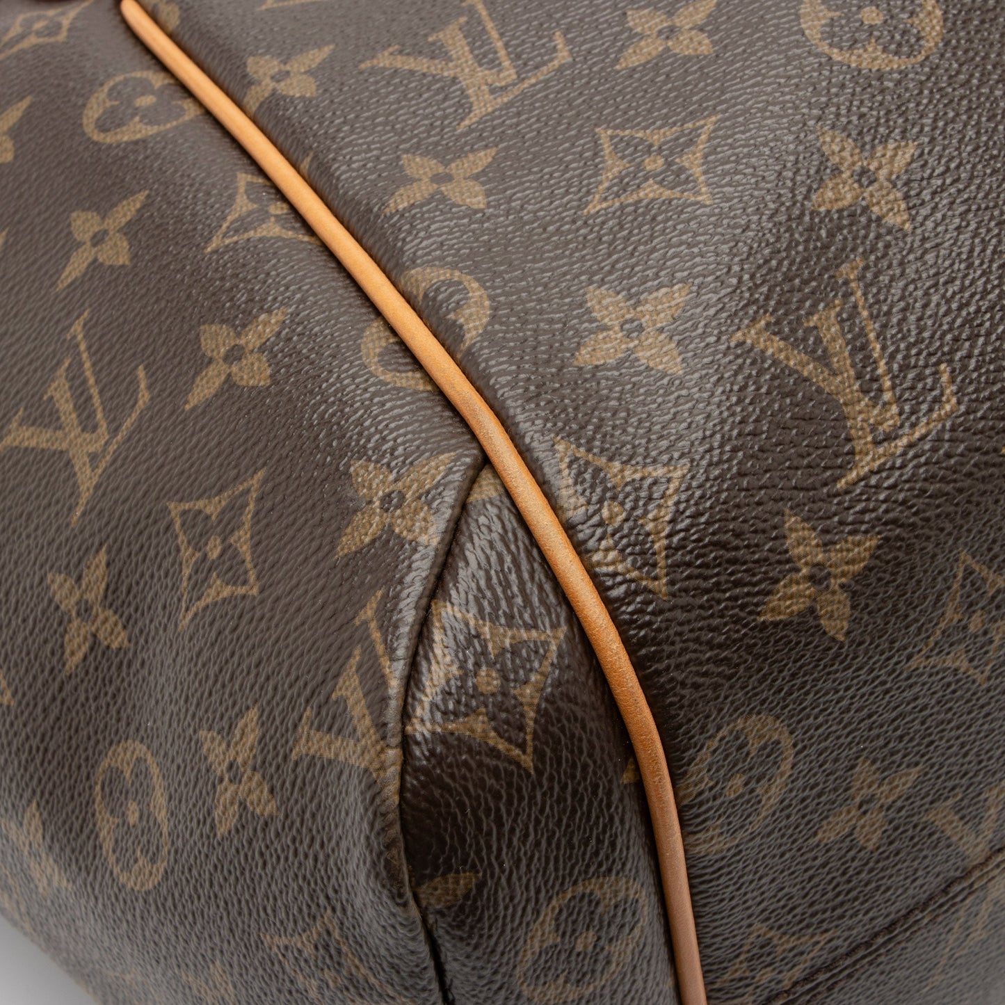 Louis Vuitton Monogram Canvas Totally MM Tote (SHF-OUVzwH)