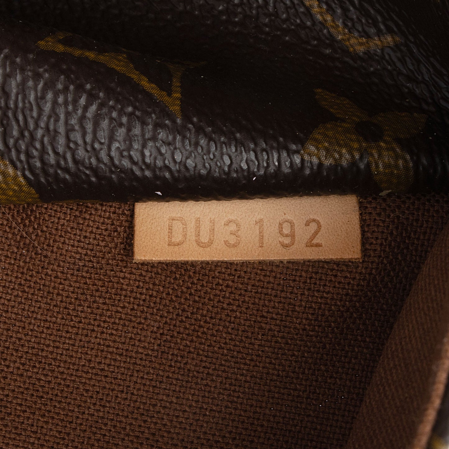 Louis Vuitton Monogram Canvas Totally MM Tote (SHF-zHrgRV)