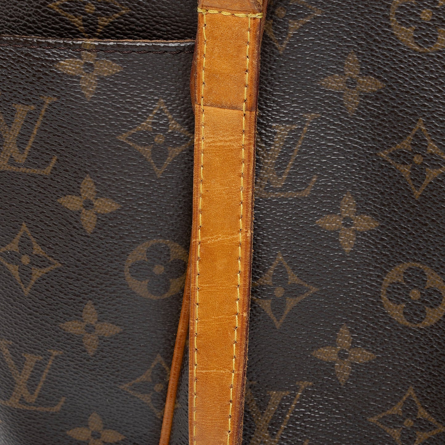 Louis Vuitton Monogram Canvas Totally MM Tote (SHF-BvXdJb)