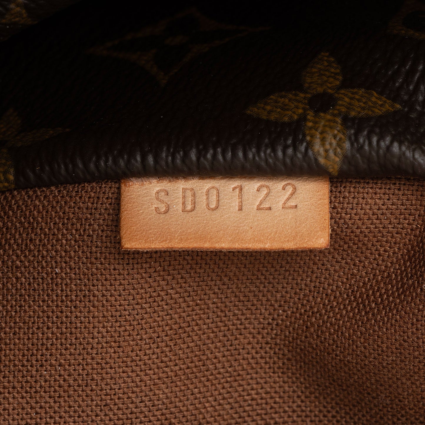 Louis Vuitton Monogram Canvas Totally MM Tote (SHF-I6Ss3e)