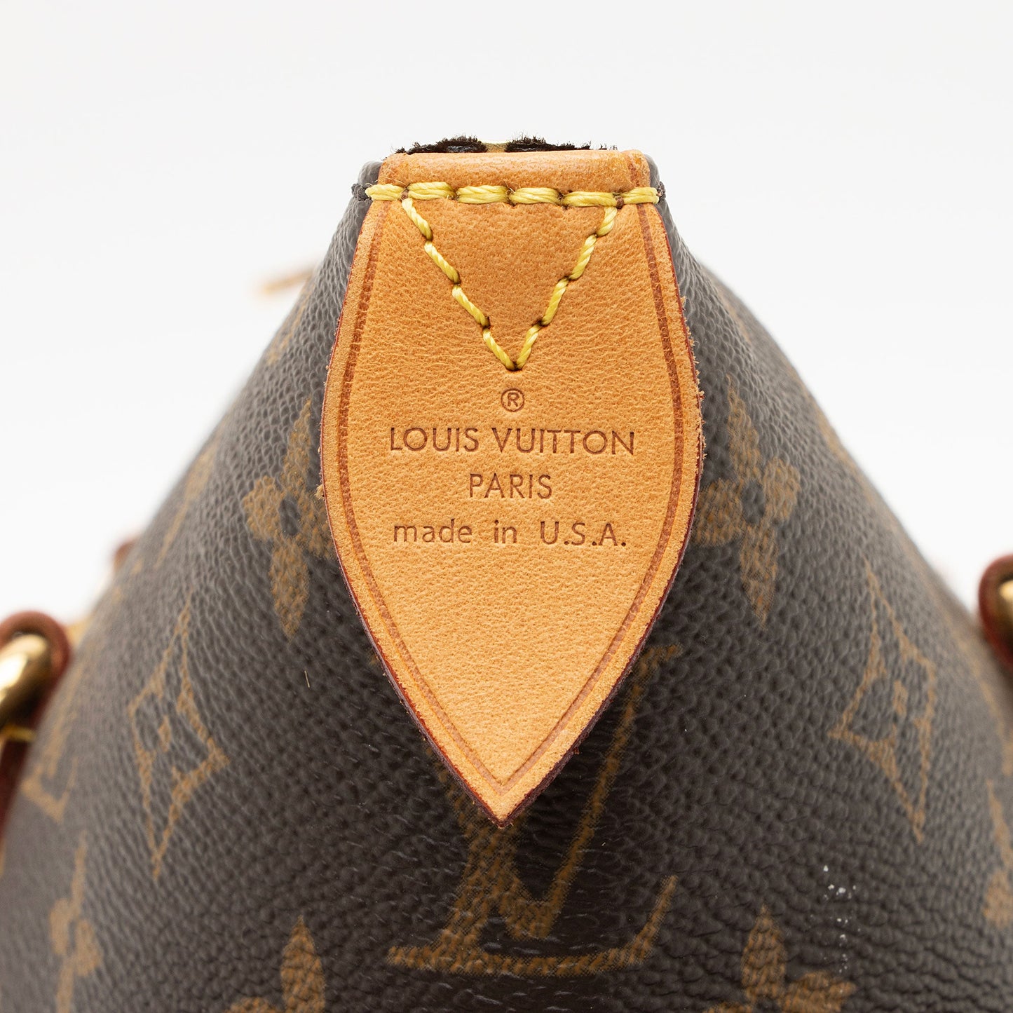 Louis Vuitton Monogram Canvas Totally MM Tote (SHF-I6Ss3e)