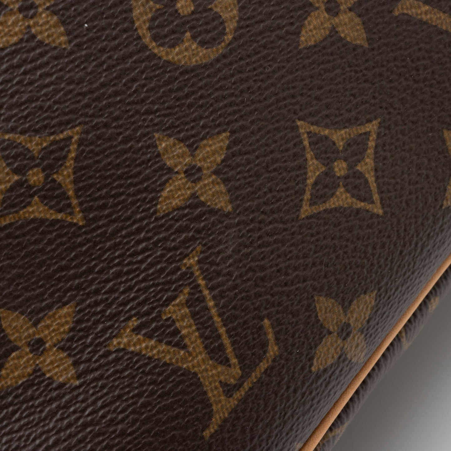 Louis Vuitton Monogram Canvas Trousse Toiletry Pouch 25 (SHF-setPiJ)
