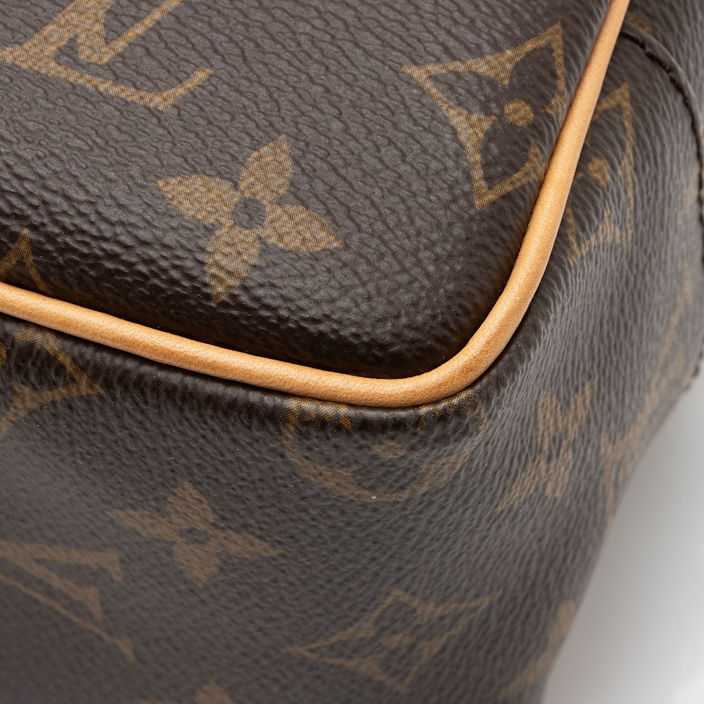 Louis Vuitton Monogram Canvas Trousse Toiletry Pouch 25 (SHF-setPiJ)