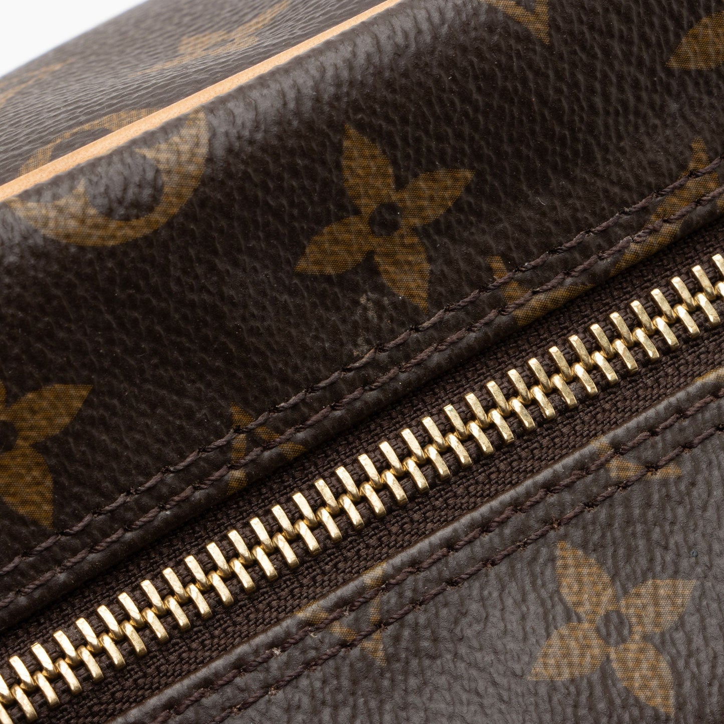 Louis Vuitton Monogram Canvas Trousse Toiletry Pouch 25 (SHF-setPiJ)