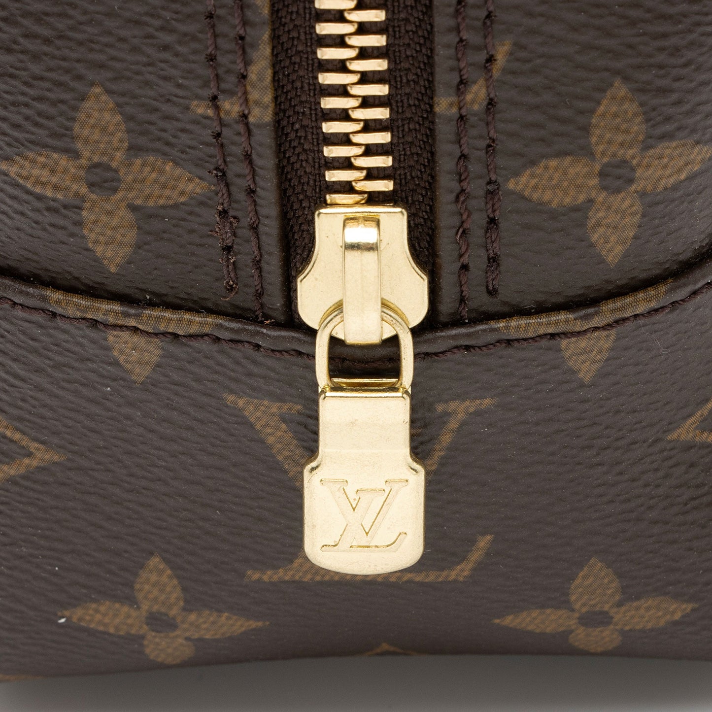 Louis Vuitton Monogram Canvas Trousse Toiletry Pouch 25 (SHF-setPiJ)