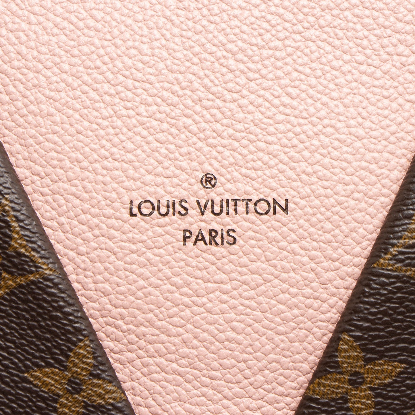 Louis Vuitton Monogram Canvas V Tote BB (SHF-m056eT)