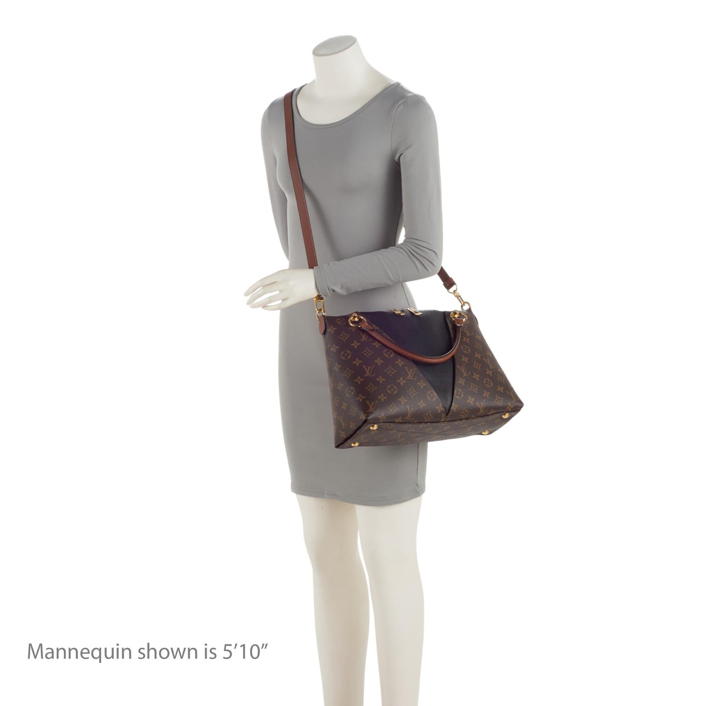 Louis Vuitton Monogram Canvas V Tote MM (SHF-xfJRm0)