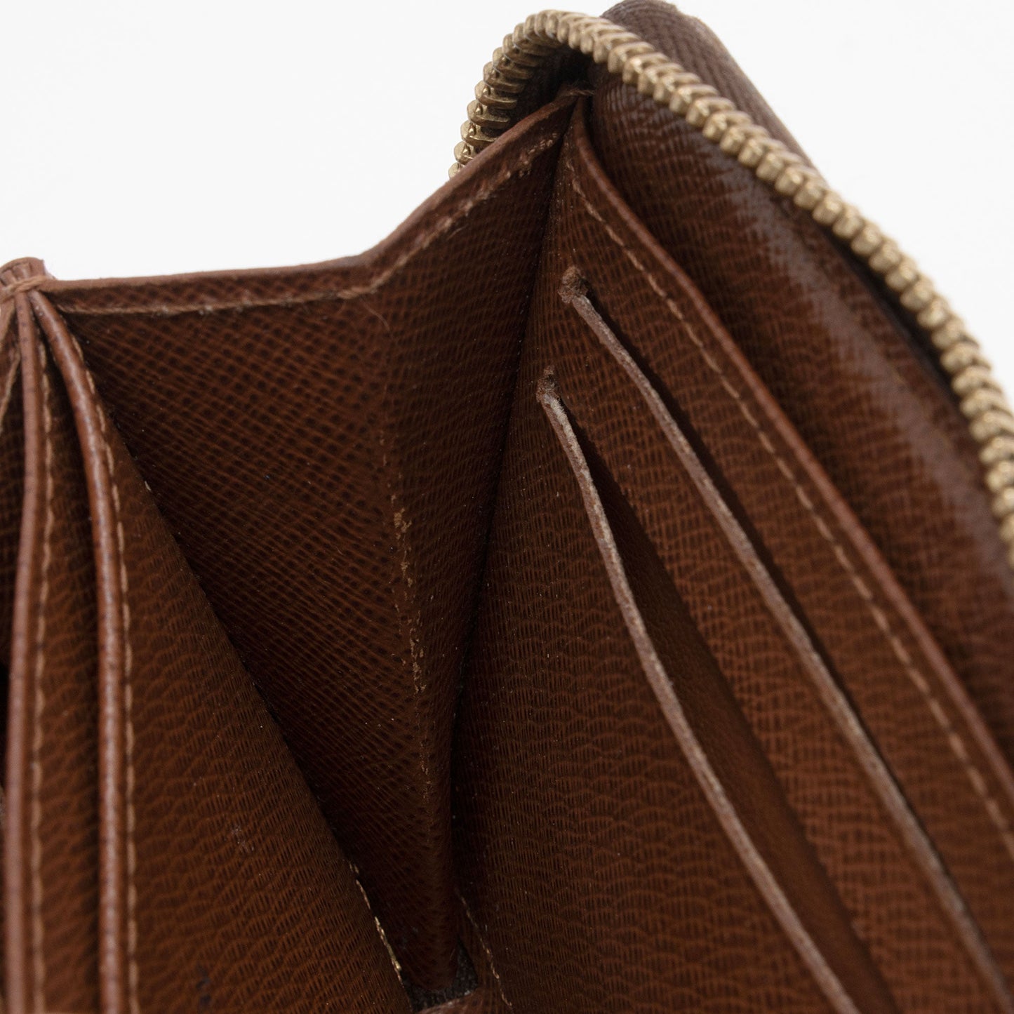 Louis Vuitton Monogram Canvas Zippy Coin Wallet (SHF-5Z4cmm)