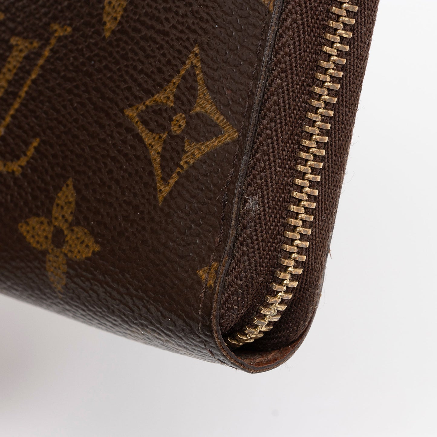Louis Vuitton Monogram Canvas Zippy Coin Wallet (SHF-5Z4cmm)