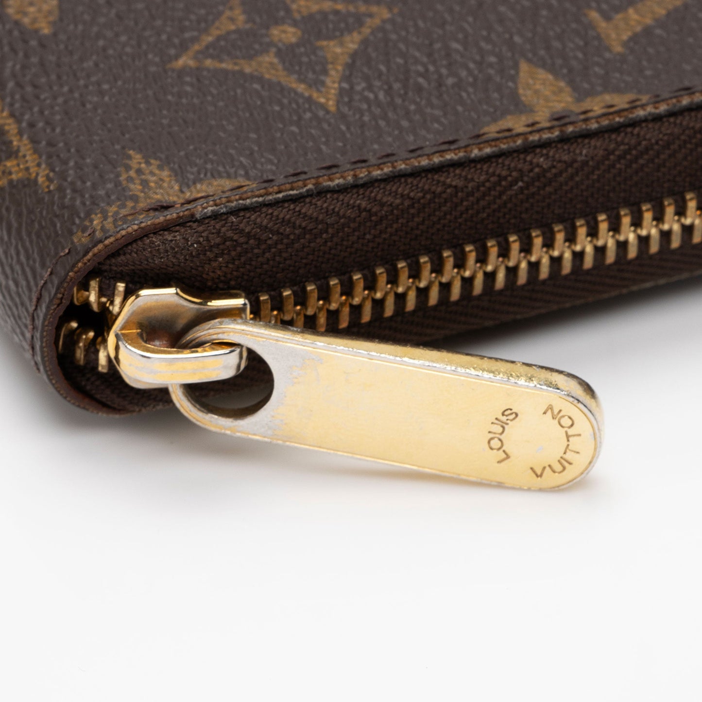 Louis Vuitton Monogram Canvas Zippy Organizer Wallet (SHF-2Gu7uv)