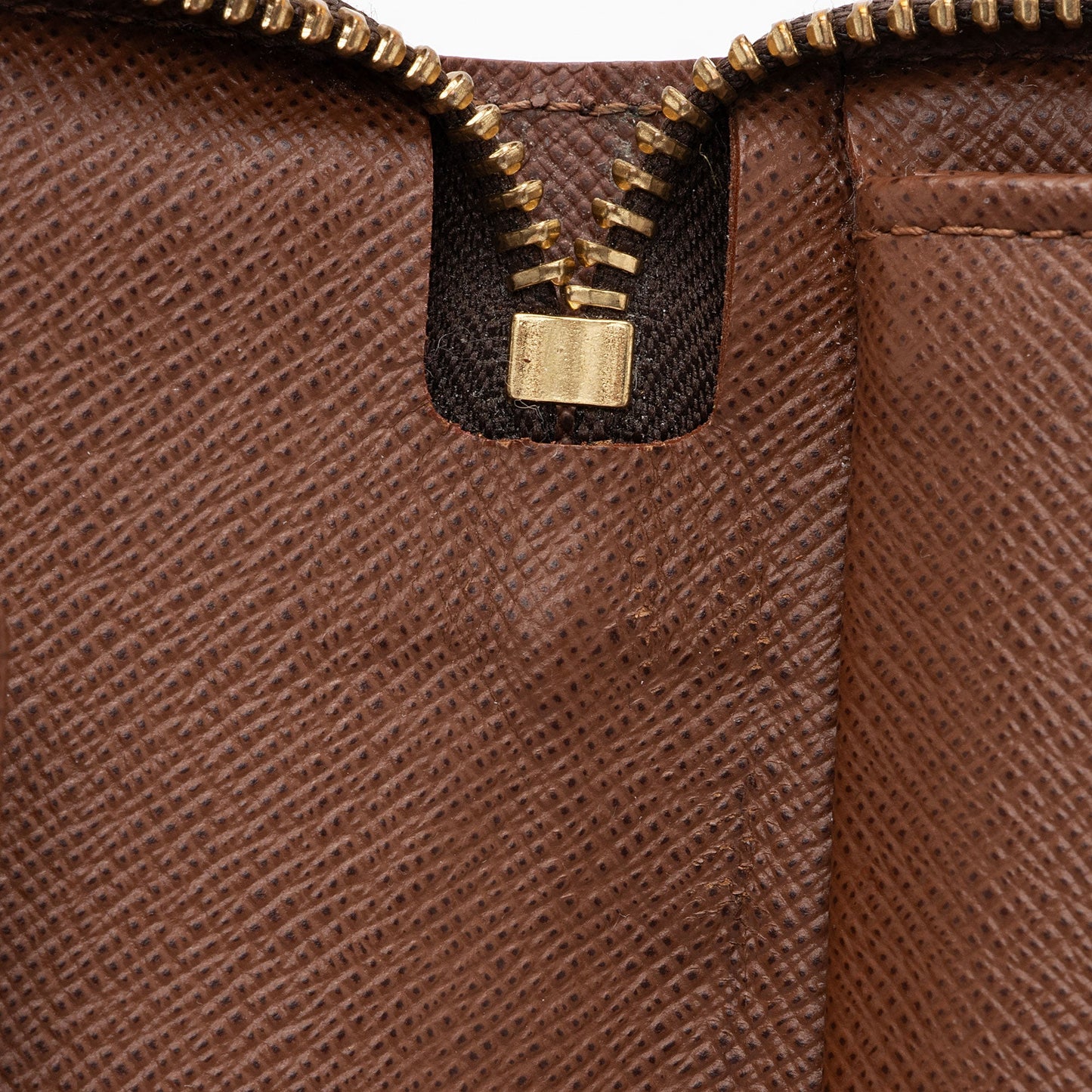 Louis Vuitton Monogram Canvas Zippy Organizer Wallet (SHF-2Gu7uv)