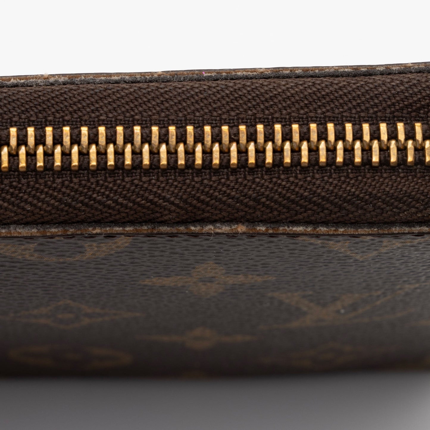Louis Vuitton Monogram Canvas Zippy Organizer Wallet (SHF-2Gu7uv)