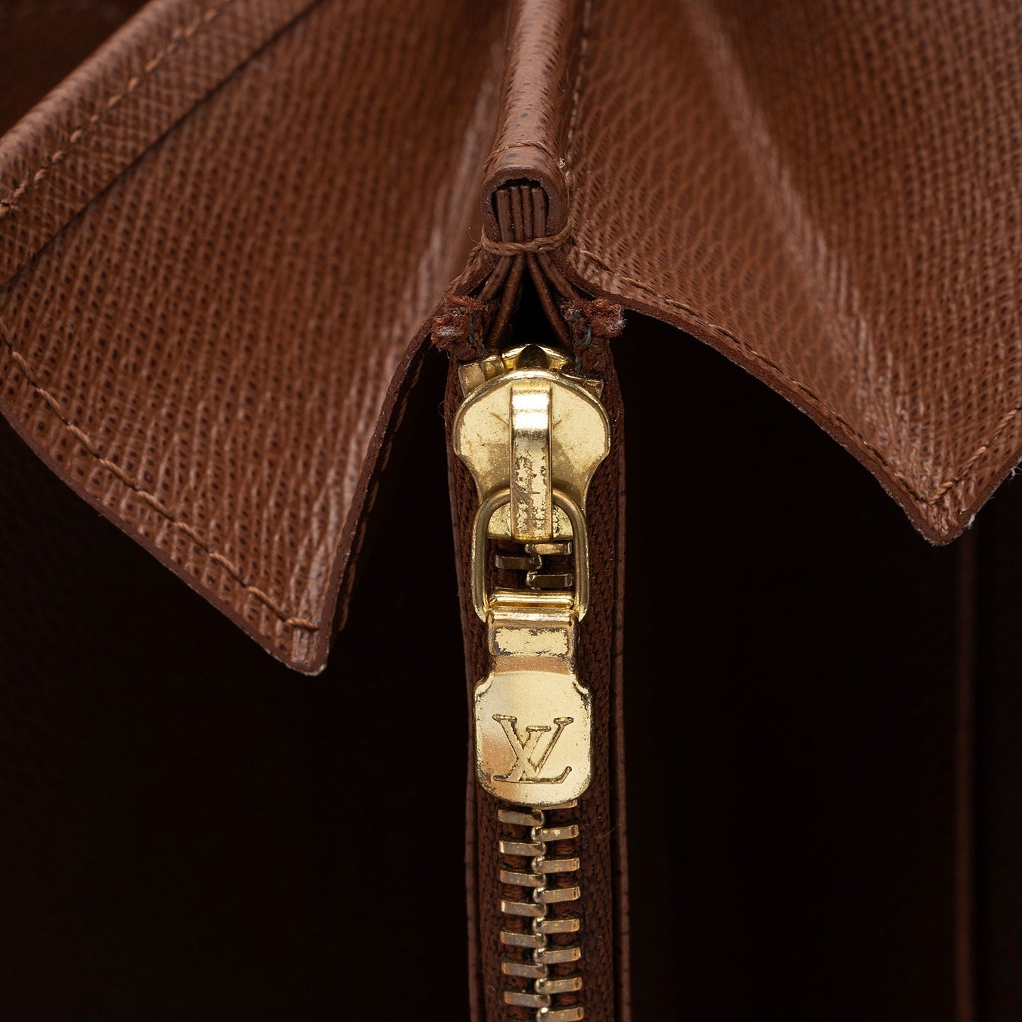 Louis Vuitton Monogram Canvas Zippy Organizer Wallet (SHF-2Gu7uv)