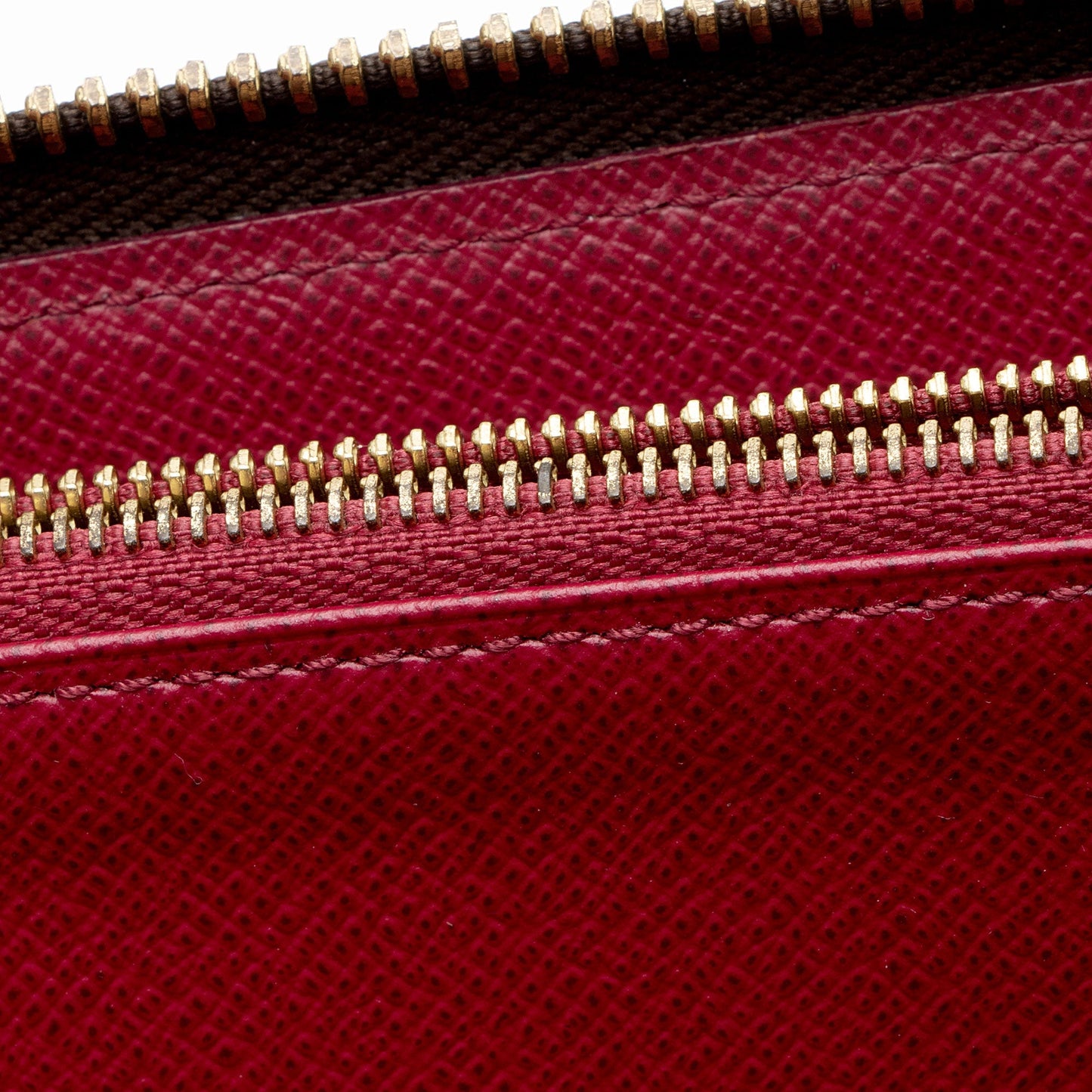 Louis Vuitton Monogram Canvas Zippy Wallet (SHF-NFytxl)