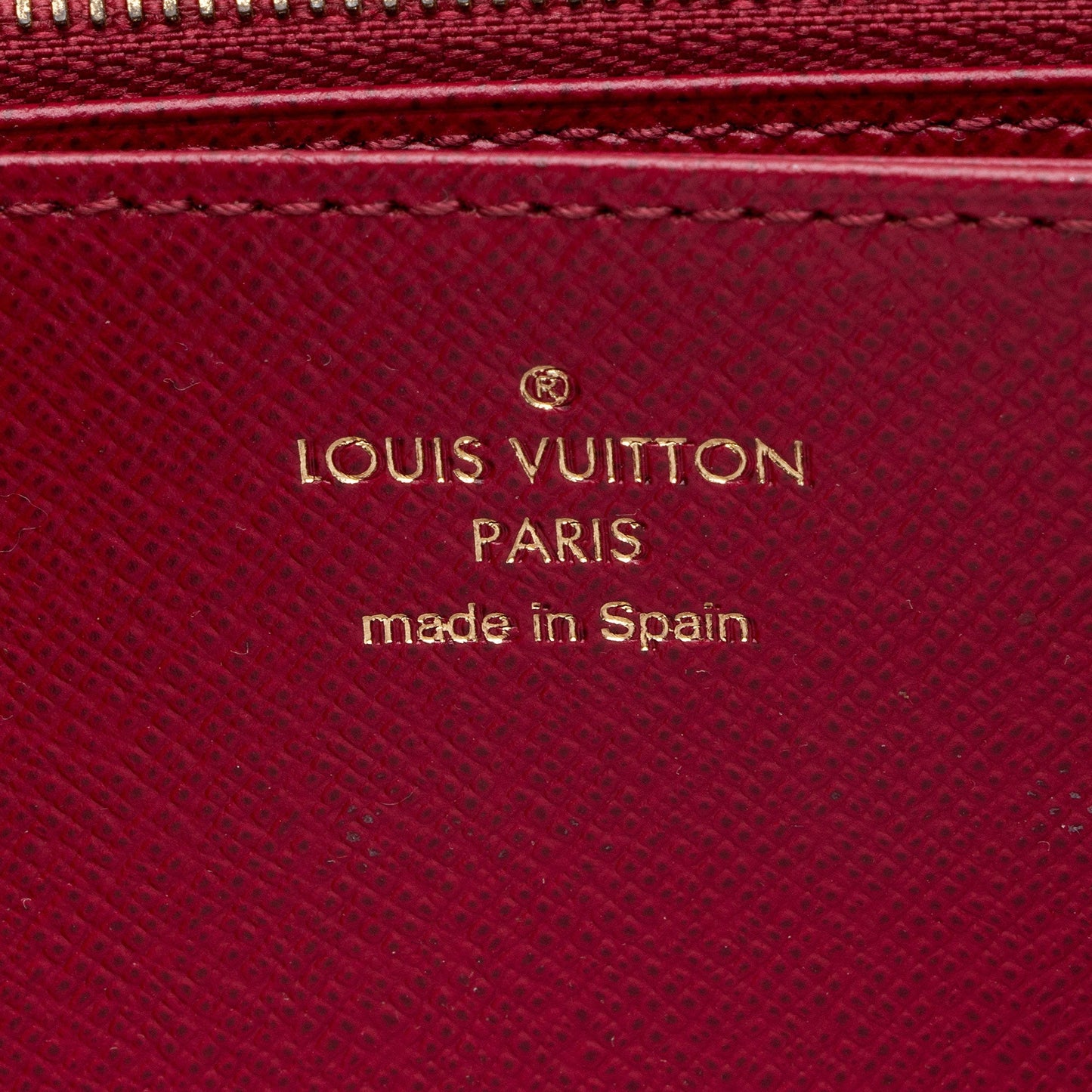 Louis Vuitton Monogram Canvas Zippy Wallet (SHF-NFytxl)